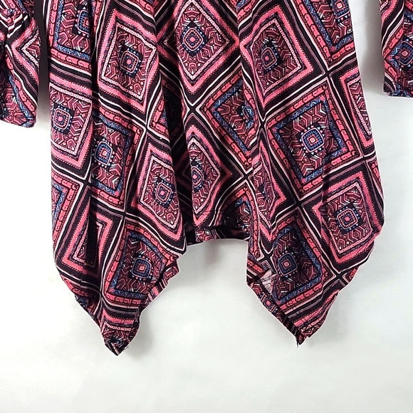 Bobbie Brooks Geometric Print Ruffle Bell Sleeve Top Size L - Picture 5 of 7